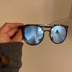 Quay tortoiseshell with blue lens Sunglasses